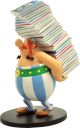Figura Coleccionable Obelix cargando Pila De Comics