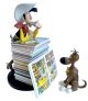 Figura Coleccionista Lucky Luke & Rantanplan  sobre una pila de Comics